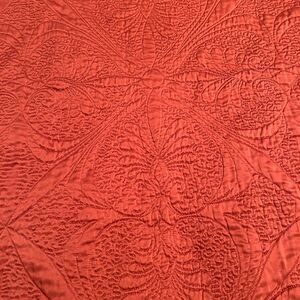 Fieldcrest Luxury Quilt and Pillow Shams | King